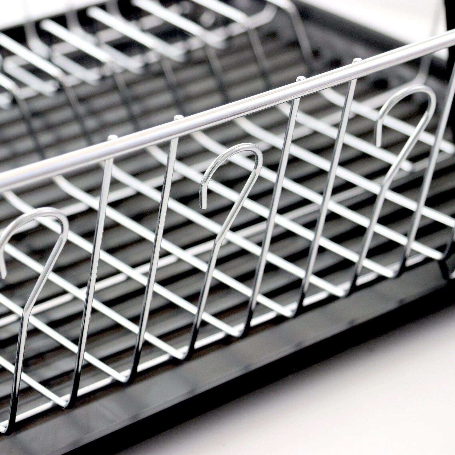 Better Chef 22 Inch Chrome Dish Rack with Black Draining Tray