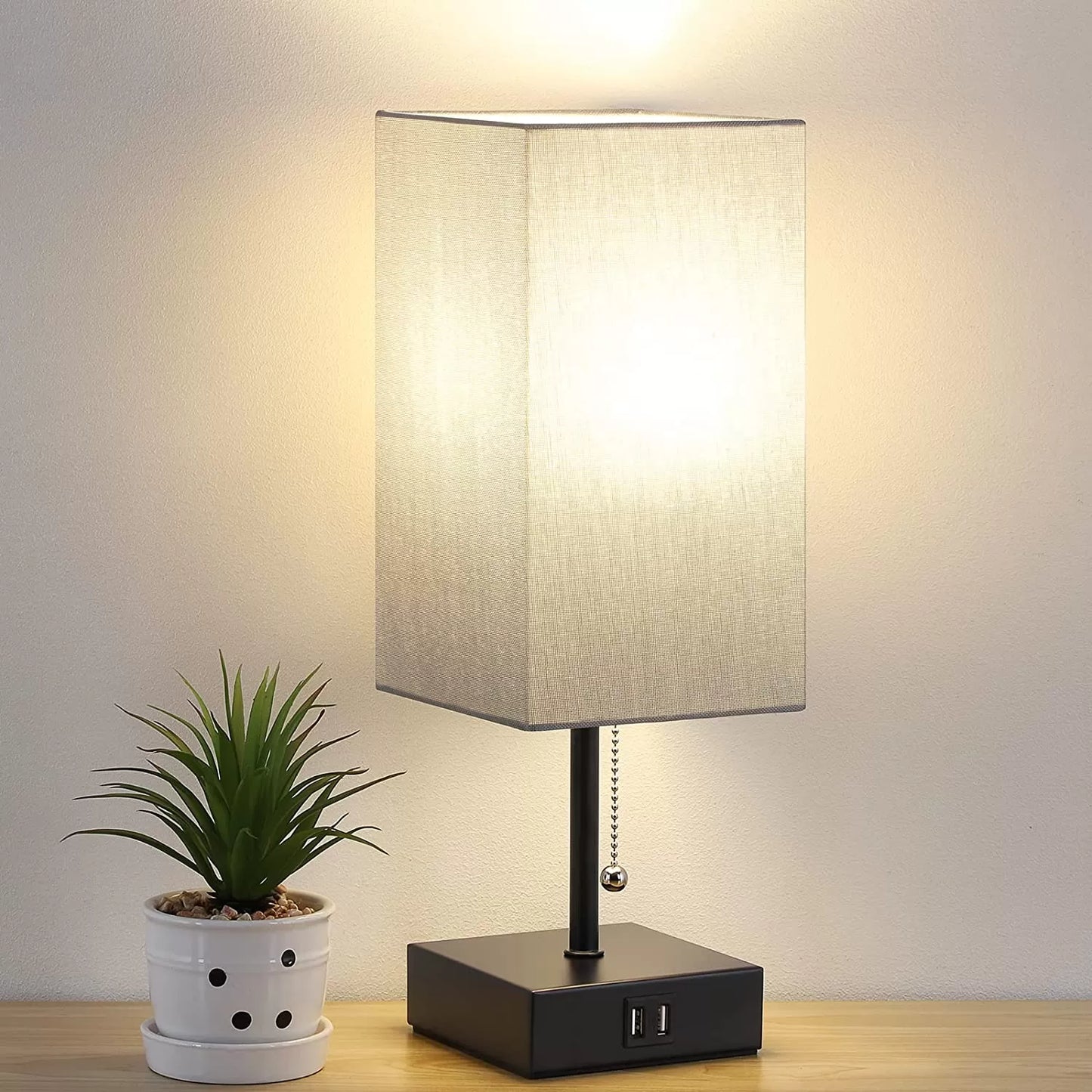 GGOYING Bedside Table Lamp, Pull Chain Table Lamp with Dual USB Charging Ports, 2700K LED Bulb, Fabric Linen Lampshade, Nightstand Lamp for Livingroom Bedroom Office Reading Working